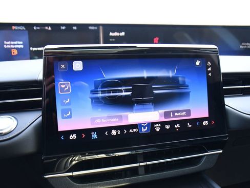 New 2026 Lincoln Nautilus Reserve AWD/4WD image 33