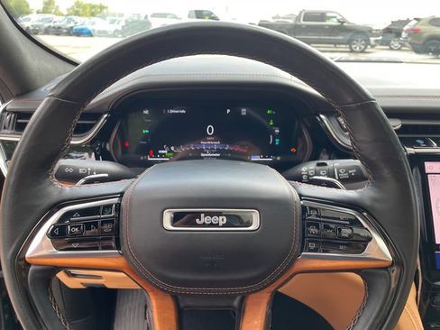 Used 2023 Jeep Grand Cherokee Summit AWD/4WD image 30