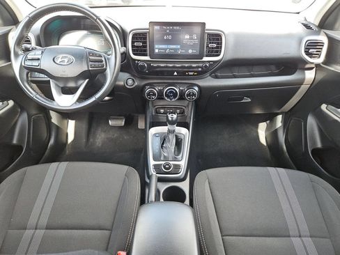 Used 2025 Hyundai Venue SEL FWD image 19