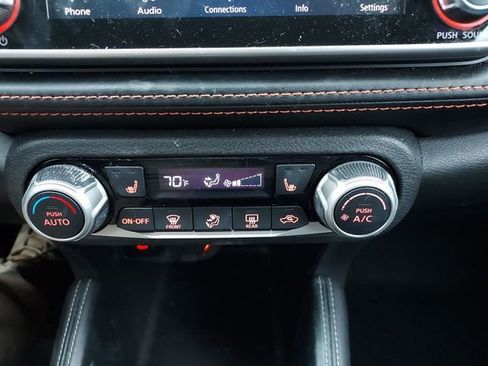 Used 2019 Nissan Kicks SR w/ SR Premium Package image 18