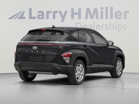 New 2027 Hyundai Kona SE FWD image 2