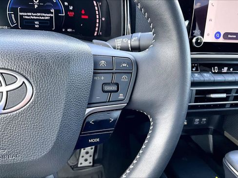 Certified 2025 Toyota Camry SE w/ Convenience Package FWD image 24