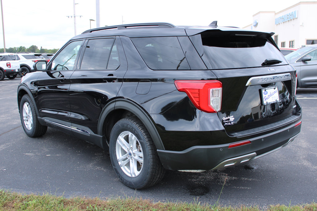 Used 2022 Ford Explorer XLT w/ Equipment Group 202A AWD/4WD image 8
