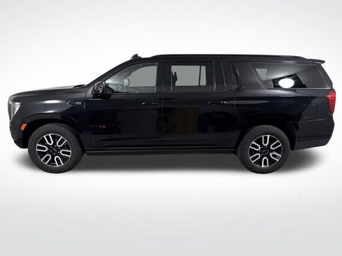 Used 2023 GMC Yukon XL AT4 w/ AT4 Premium Package image 6