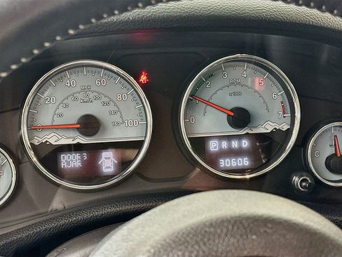 Used 2014 Jeep Wrangler Sahara AWD/4WD image 17