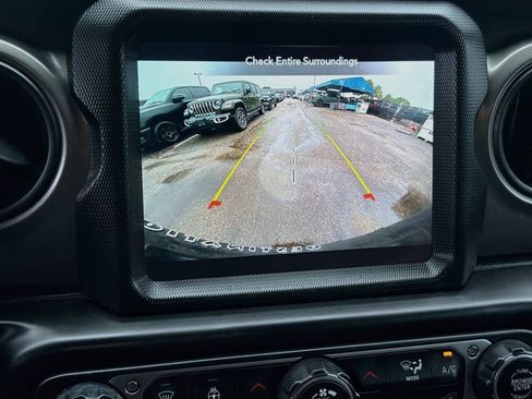 Used 2023 Jeep Wrangler Unlimited w/ Sun & Screen Package AWD/4WD image 15