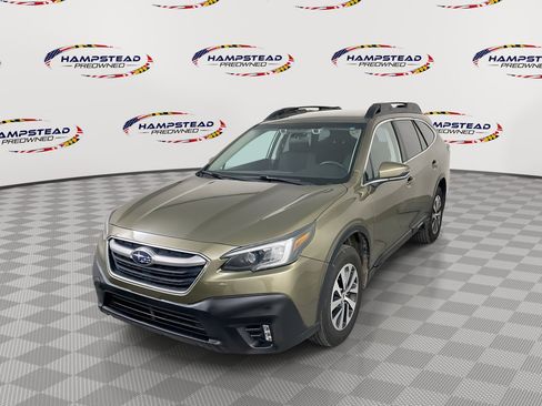 Used 2020 Subaru Outback Premium image 1