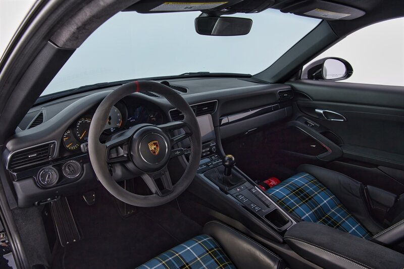 Used 2018 Porsche 911 GT3 RWD image 23