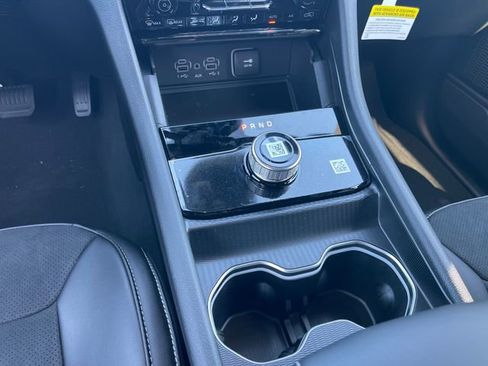 New 2025 Jeep Grand Cherokee Altitude image 36