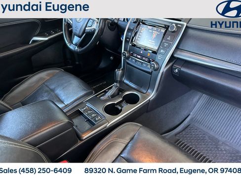 Used 2016 Toyota Camry XLE w/ Moonroof Package FWD image 21