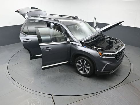 Used 2025 Honda Pilot Elite image 52