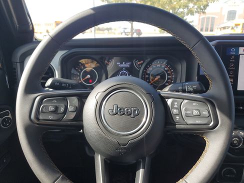 Used 2024 Jeep Wrangler Sport S image 18