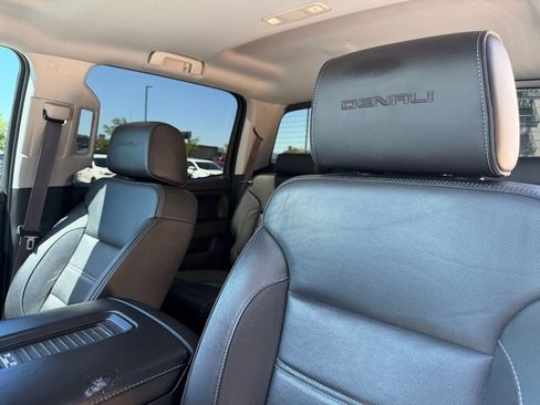 Used 2016 GMC Sierra 2500 Denali w/ Duramax Plus Package AWD/4WD image 15