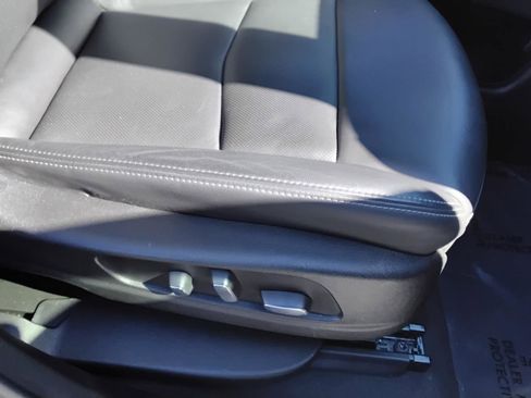 Used 2023 Cadillac XT6 Premium Luxury image 28