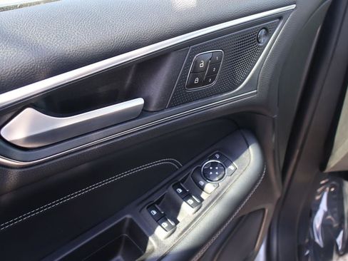 Used 2024 Ford Edge Titanium AWD/4WD image 10