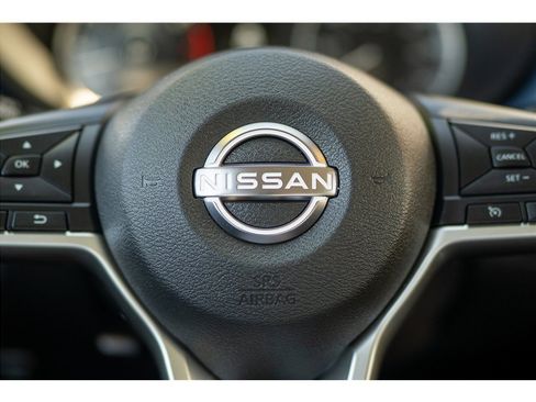 Used 2025 Nissan Versa SV w/ Trunk Package FWD image 4