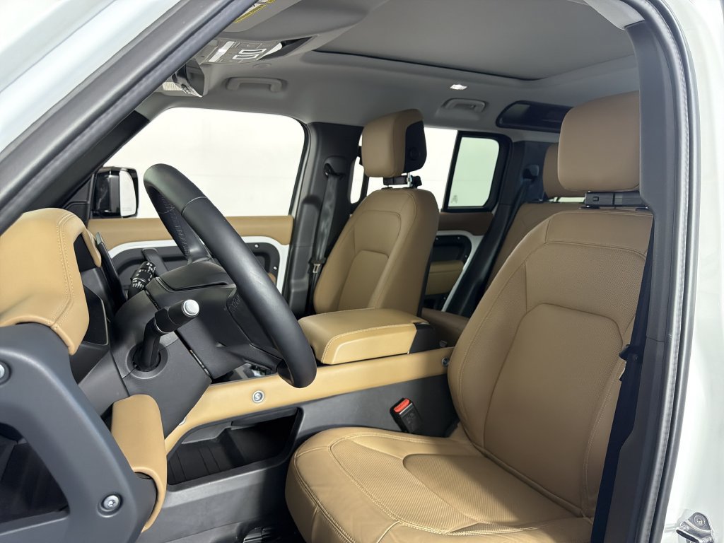 Certified 2025 Land Rover Defender 110 S AWD/4WD image 5