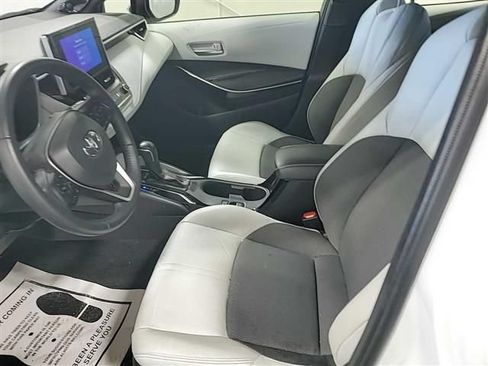 Used 2023 Toyota Corolla XSE FWD image 3
