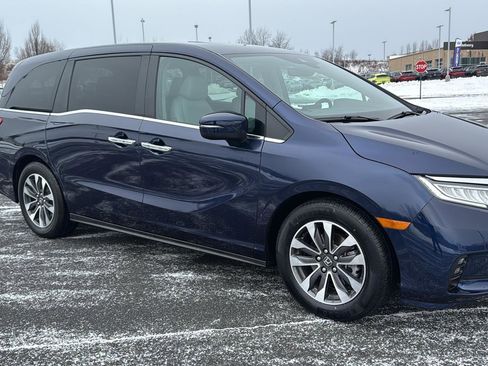 Used 2023 Honda Odyssey EX-L image 2