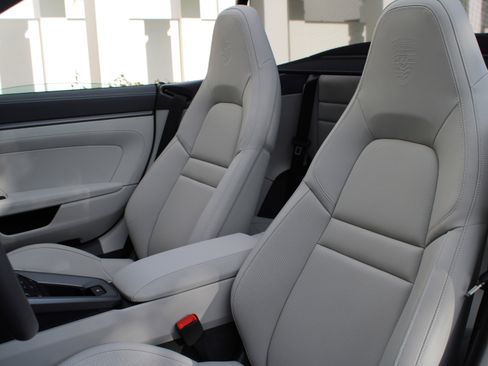 Certified 2024 Porsche 911 Carrera 4S image 5