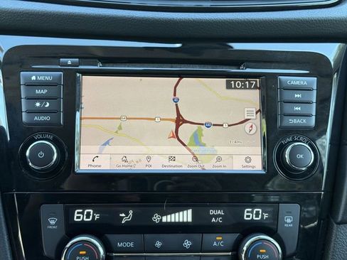 Used 2019 Nissan Rogue SV w/ Premium Package image 18