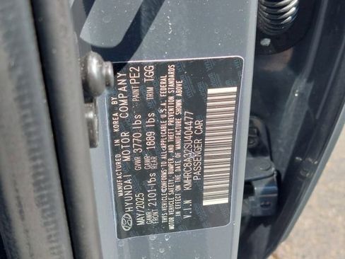 Used 2025 Hyundai Venue SEL FWD image 35