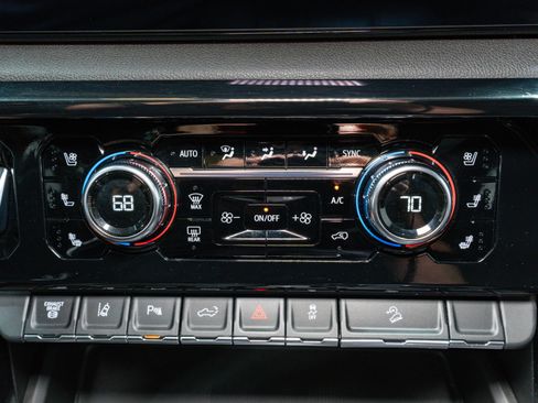 Used 2024 GMC Sierra 2500 AT4 w/ AT4 Premium Plus Package image 27