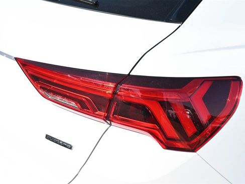 Certified 2025 Audi Q3 2.0T Premium w/ Convenience Package image 20