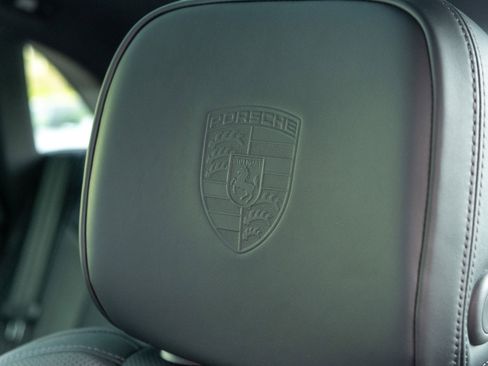 Certified 2026 Porsche Macan AWD/4WD image 19