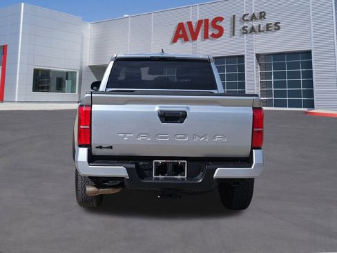 Used 2025 Toyota Tacoma TRD Off-Road image 5