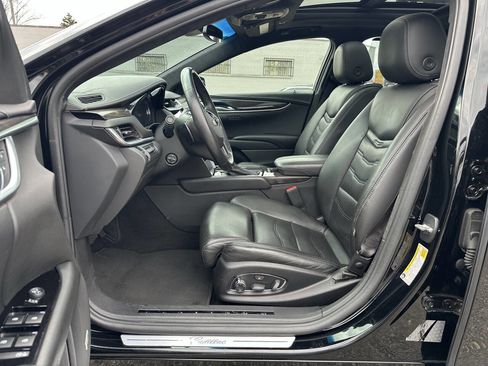 Used 2018 Cadillac XTS Vsport Platinum image 13