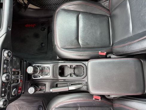 Used 2022 Jeep Gladiator Rubicon w/ LED Lighting Group AWD/4WD image 18
