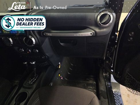 Used 2015 Jeep Wrangler Sahara w/ Connectivity Group AWD/4WD image 17