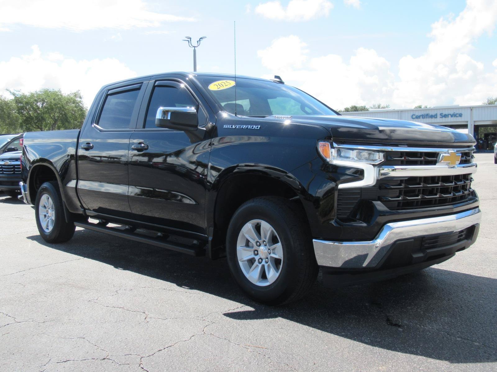Used 2025 Chevrolet Silverado 1500 LT RWD image 4