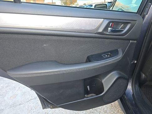 Used 2017 Subaru Outback 2.5i Premium image 36