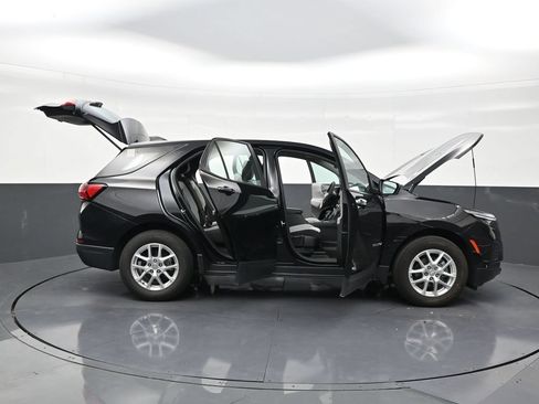 Used 2024 Chevrolet Equinox LS FWD image 29