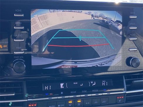 Used 2021 Toyota Sienna XSE image 27