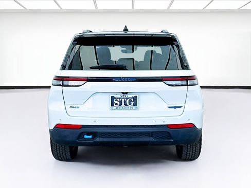 Used 2022 Jeep Grand Cherokee Trailhawk image 5