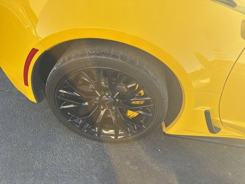 Used 2016 Chevrolet Corvette Z06 w/ 3LZ Preferred Equipment Group image 16