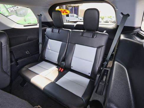 Used 2022 Ford Explorer XLT w/ Equipment Group 202A image 16