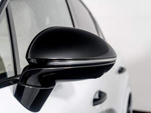 Used 2023 Porsche Cayenne Turbo w/ Premium Package Plus (PI3) image 27