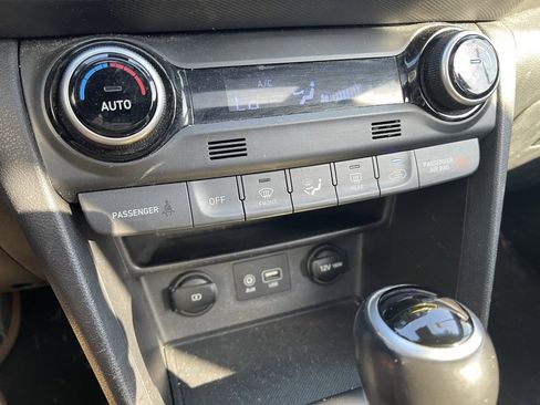 Used 2019 Hyundai Kona Limited image 11