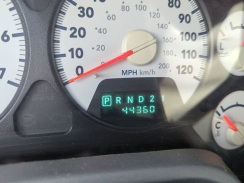 Used 2006 Dodge Ram 2500 Truck SLT image 23