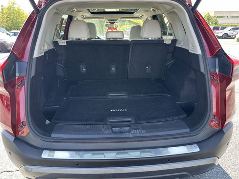 Used 2022 Nissan Rogue SL w/ SL Premium Package image 31