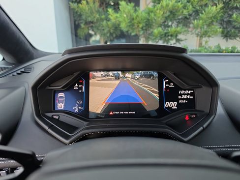 Used 2021 Lamborghini Huracan EVO RWD image 15