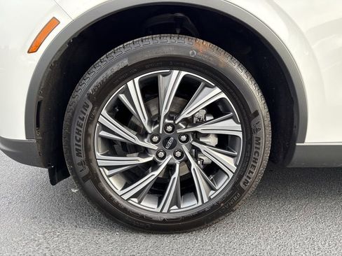 Used 2025 Lincoln Aviator Premiere image 36