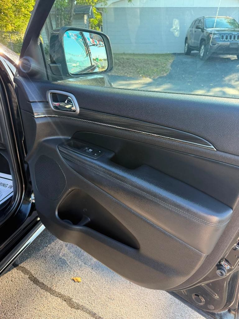 Used 2019 Jeep Grand Cherokee Limited X RWD image 34