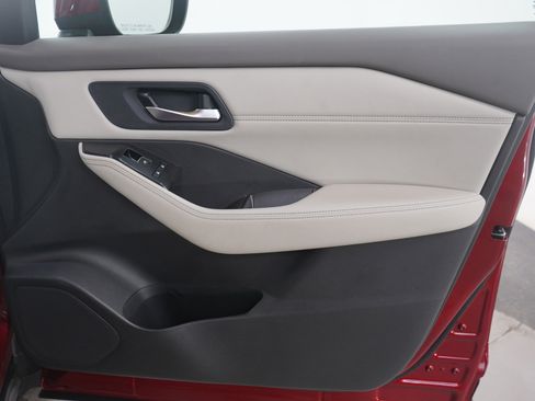 Used 2023 Nissan Rogue SL image 12