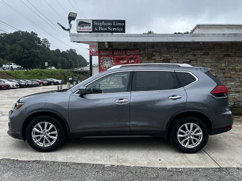 Used 2017 Nissan Rogue SV FWD image 3