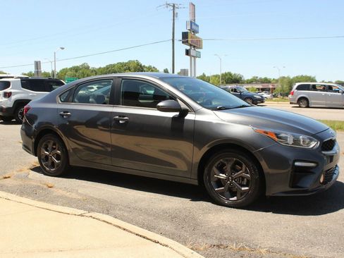 Used 2021 Kia Forte LXS FWD image 10